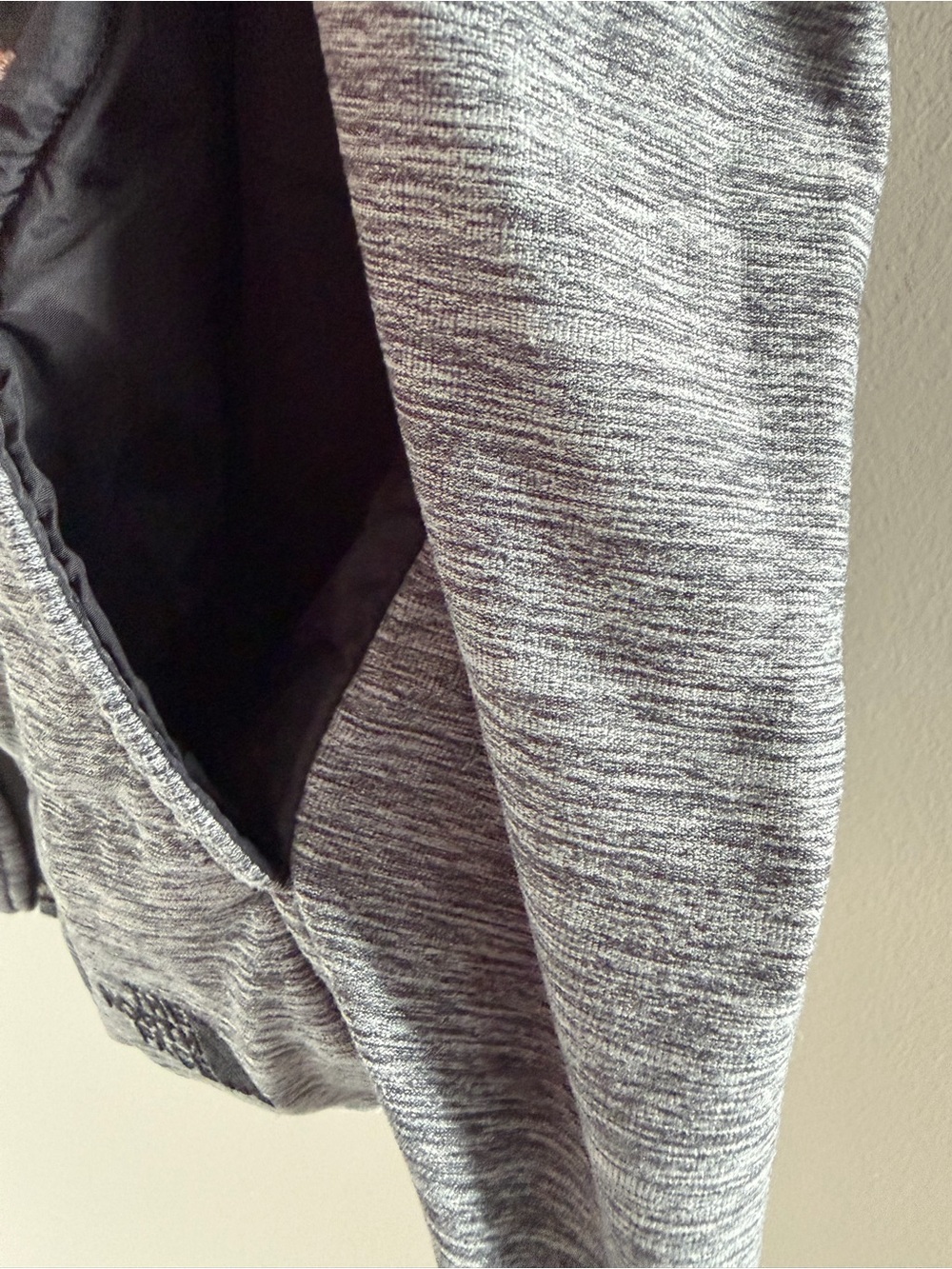 The North Face Black & Gray Hooded Women's XL Vest Outdoor Full Zip - Picture 5 of 11
